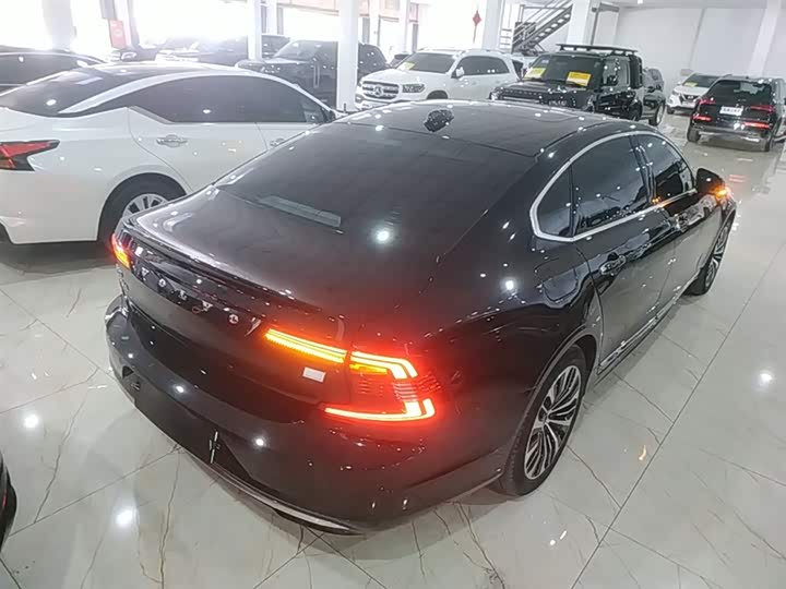 Volvo S90 Hybrid, 2023 — фото 7 из 9