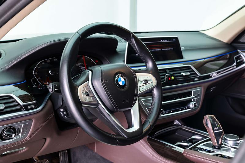 BMW 7 Series, 2022 — фото 9 из 12