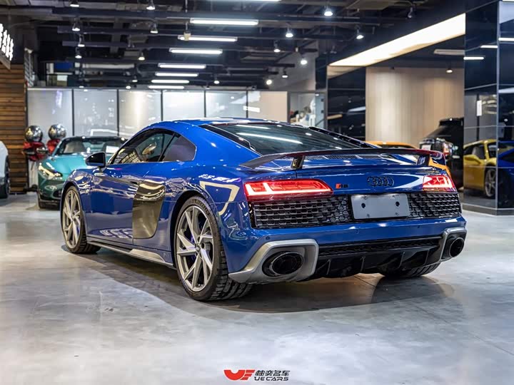 Audi R8, 2023 — фото 6 из 9