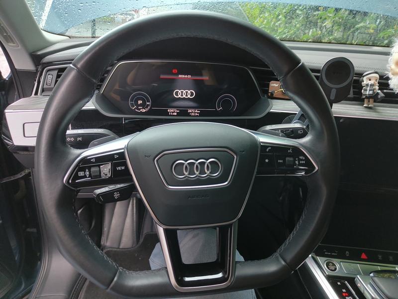 Audi e-tron, 2022 — фото 11 из 12