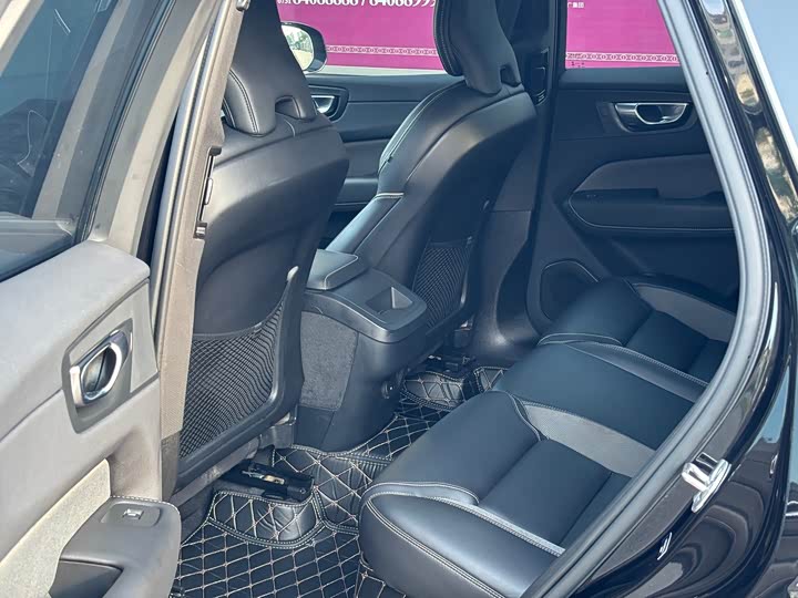Volvo XC60, 2022 — фото 6 из 9