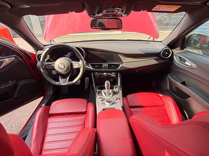 Alfa Romeo Giulia, 2025 — фото 5 из 9