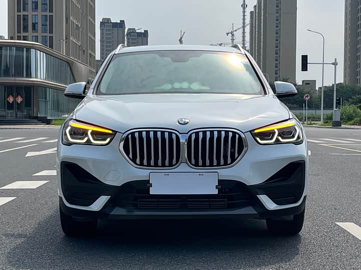 BMW X1, 2022 — фото 2 из 9