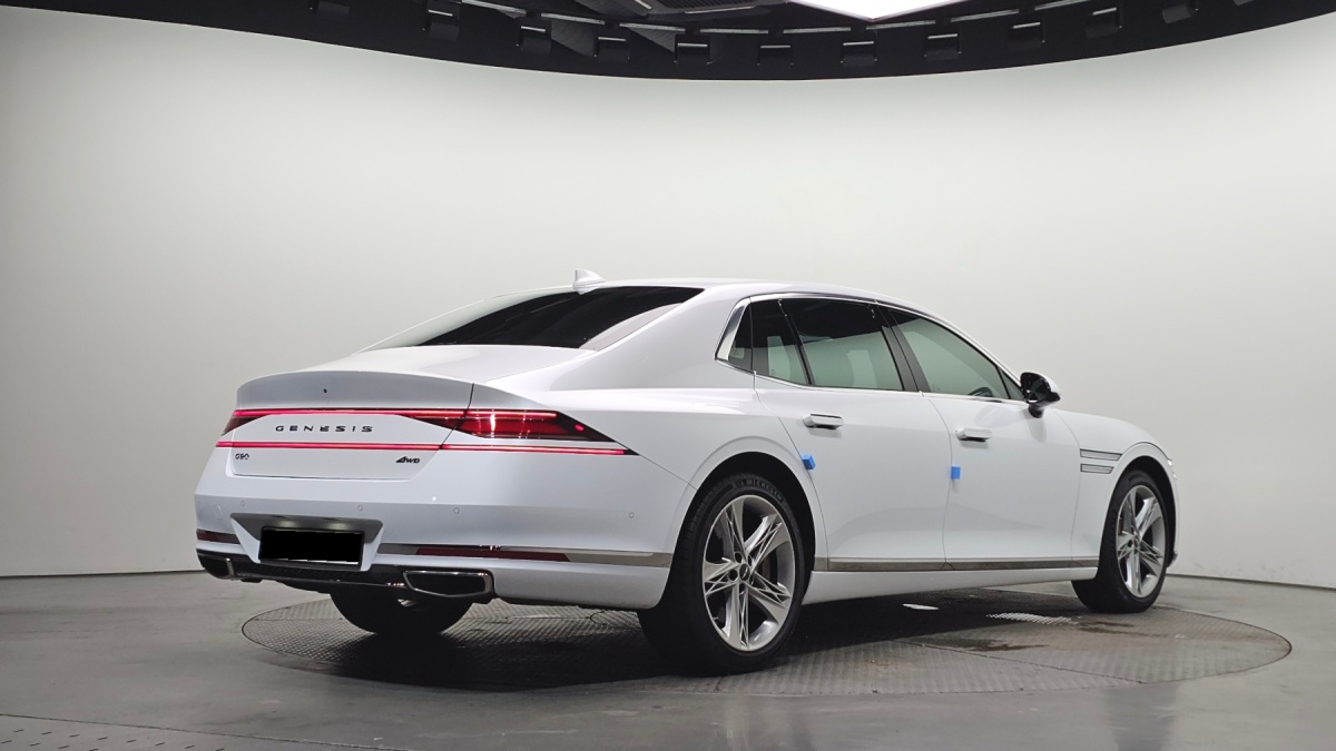 Genesis G90, 2023 — фото 2 из 12