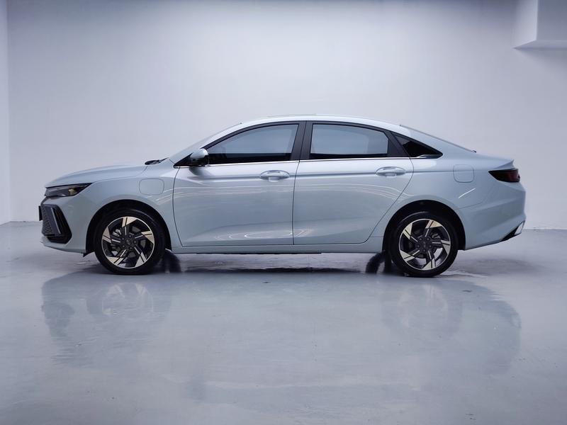 Geely Emgrand L Hi·P Hybrid, 2022 — фото 4 из 12