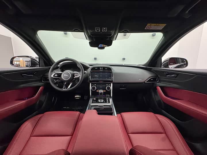 Jaguar XE L, 2023 — фото 8 из 9