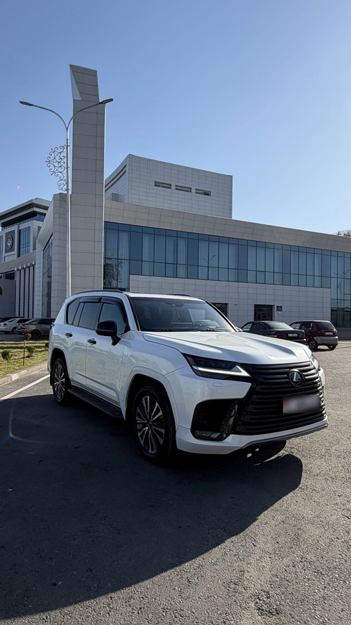 Lexus LX, 2023
