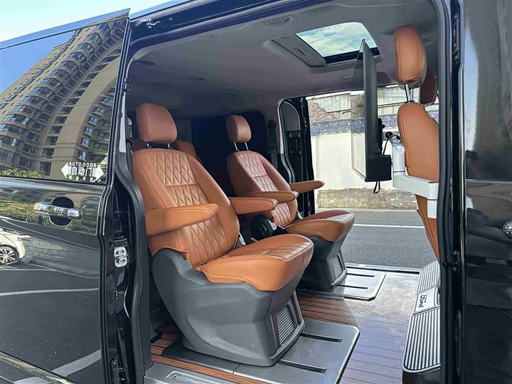 Ford Tourneo, 2022 — фото 8 из 9