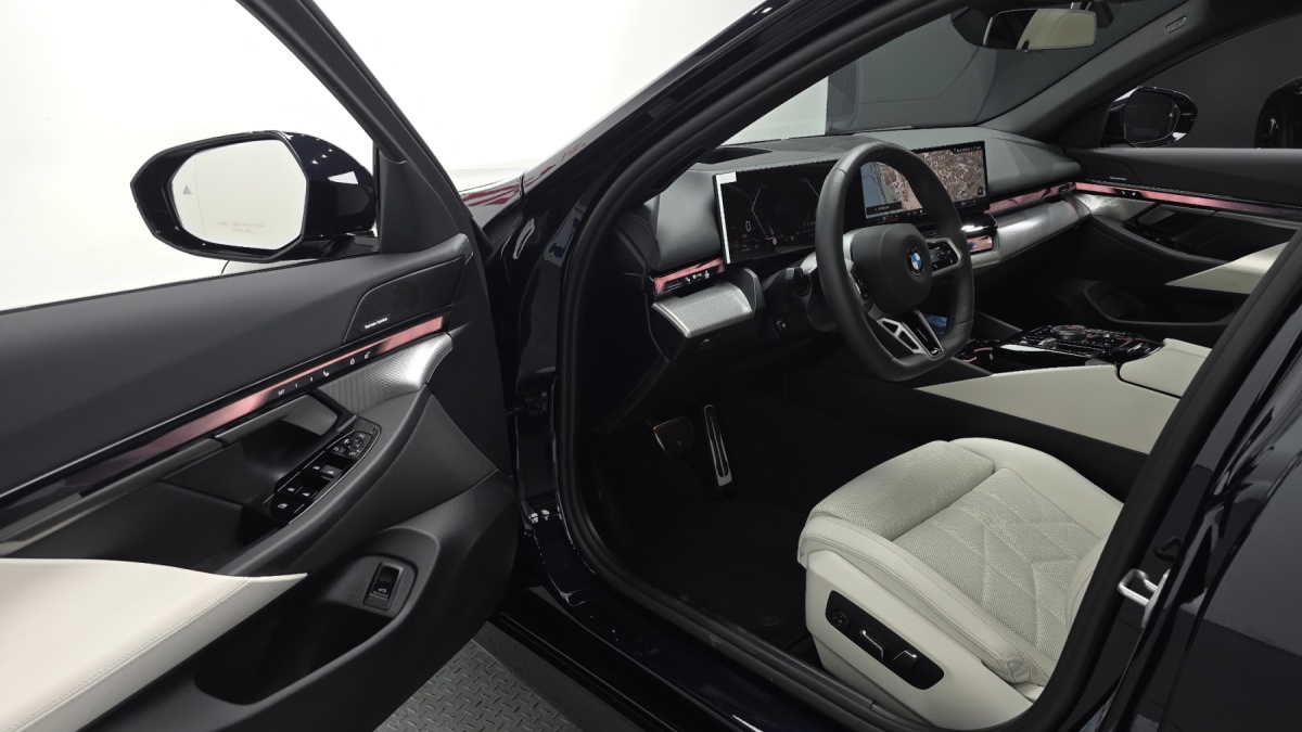 BMW 5 Series, 2025 — фото 11 из 12