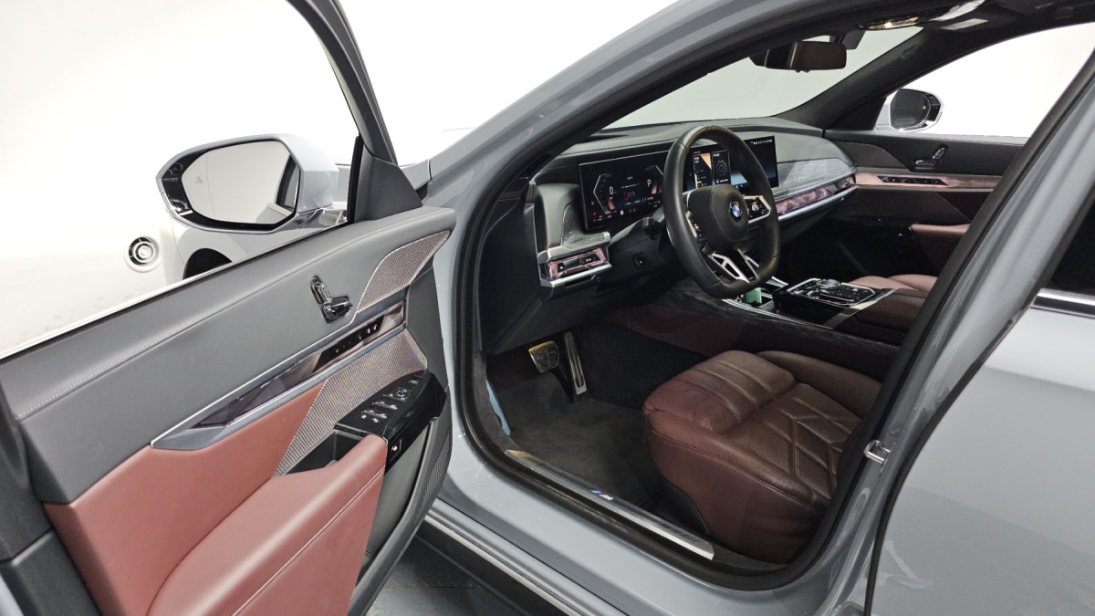 BMW 7 Series, 2023 — фото 9 из 12