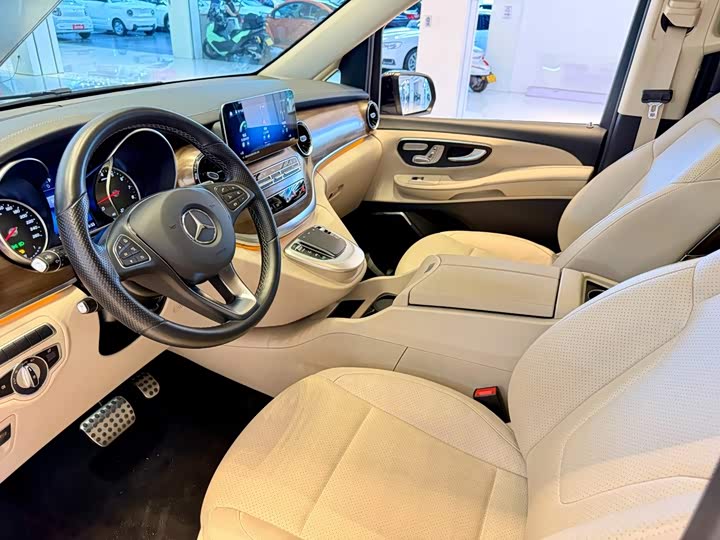 Mercedes-Benz V-Class, 2022 — фото 5 из 9