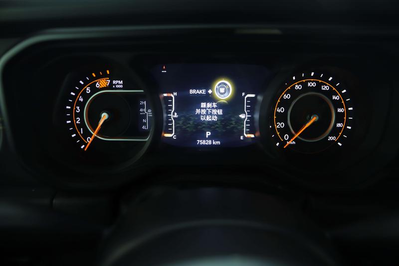 Jeep Wrangler, 2023 — фото 7 из 12