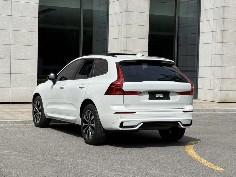 Volvo XC60, 2022 — фото 5 из 12