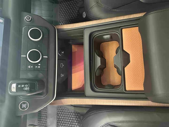 Land Rover Defender, 2022 — фото 9 из 9