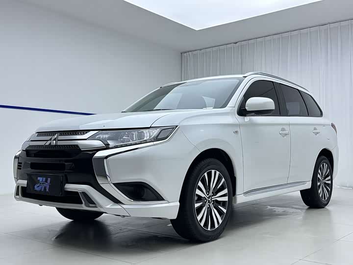Mitsubishi Outlander, 2022 — купить в Казани под ключ