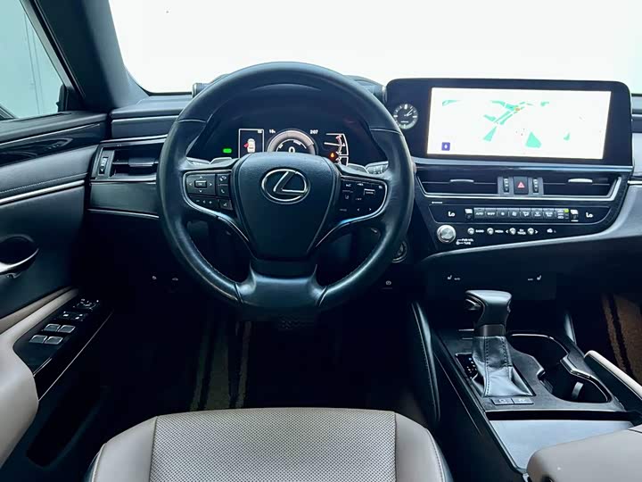 Lexus ES, 2023 — фото 9 из 9