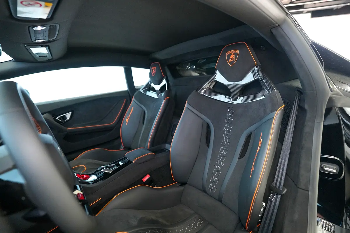 Lamborghini Huracan, 2023 — фото 2 из 10