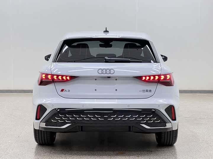 Audi A3, 2024 — фото 7 из 9