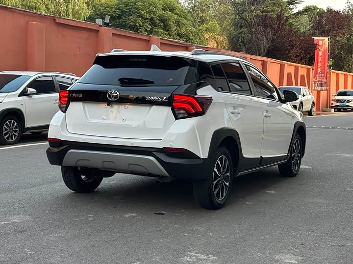Toyota Yaris L Hatchback, 2022 — фото 4 из 9