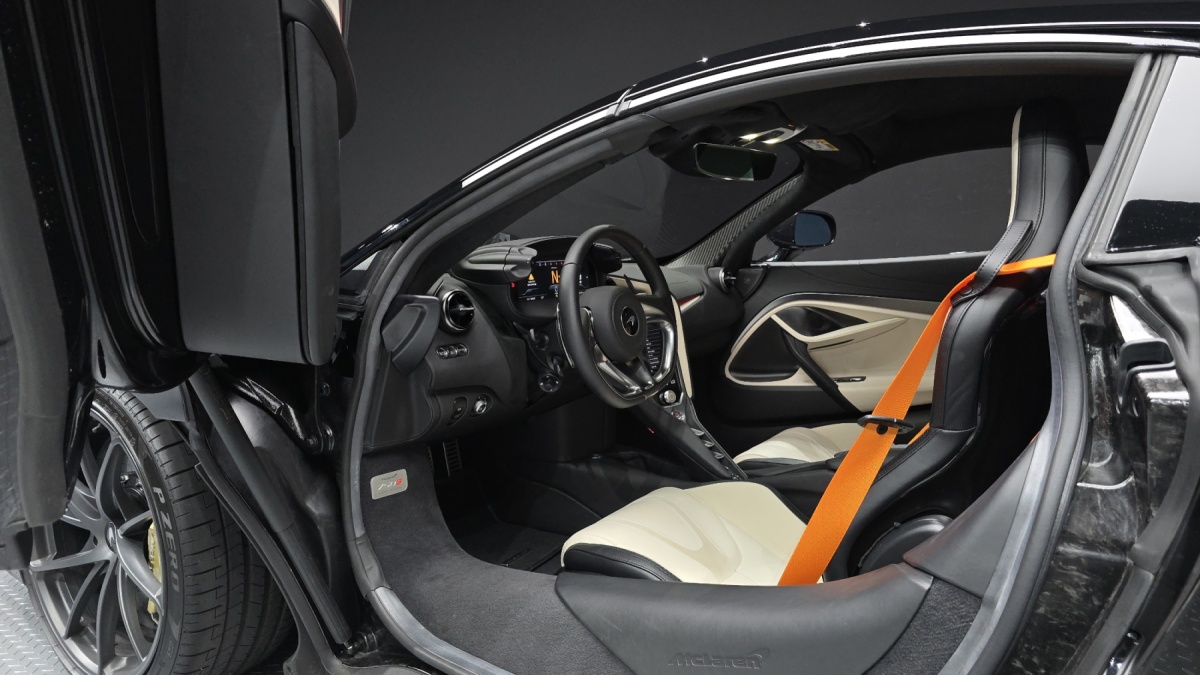 McLaren 750S, 2024 — фото 10 из 12