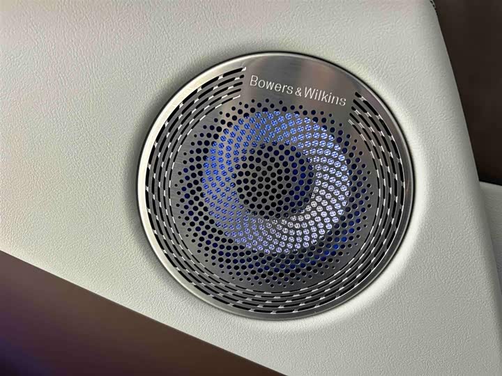 BMW XM, 2024 — фото 11 из 12