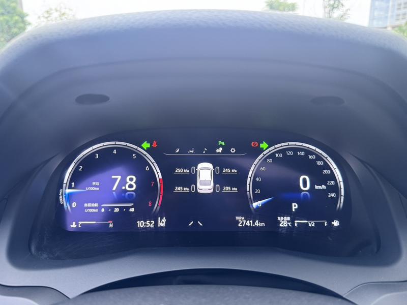 Toyota Camry, 2023 — фото 11 из 12