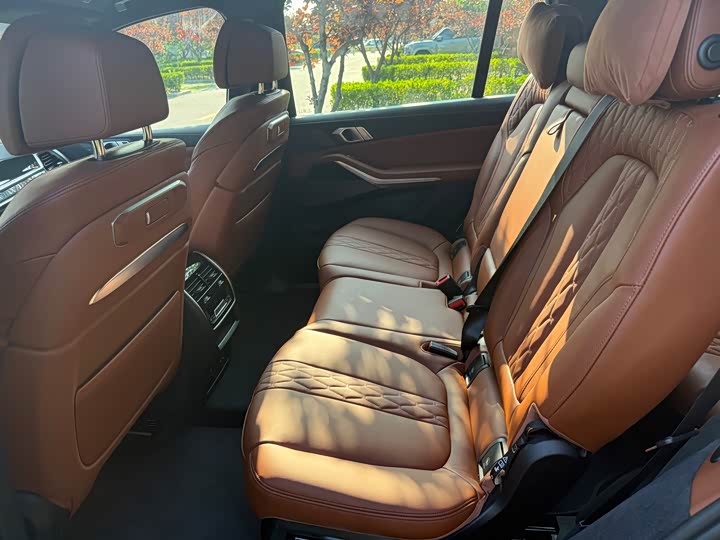 BMW X7, 2025 — фото 7 из 9