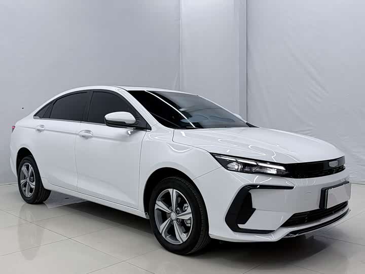 Geely Emgrand L Hi·P Hybrid, 2025 — фото 3 из 9