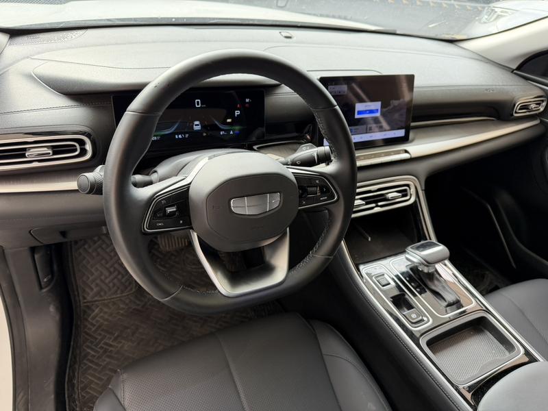 Geely Emgrand, 2025 — фото 9 из 12