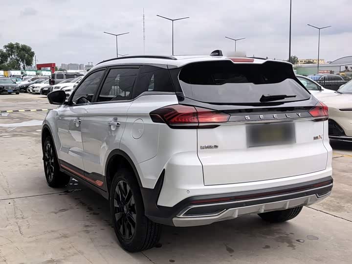 Geely Atlas, 2022 — фото 5 из 9