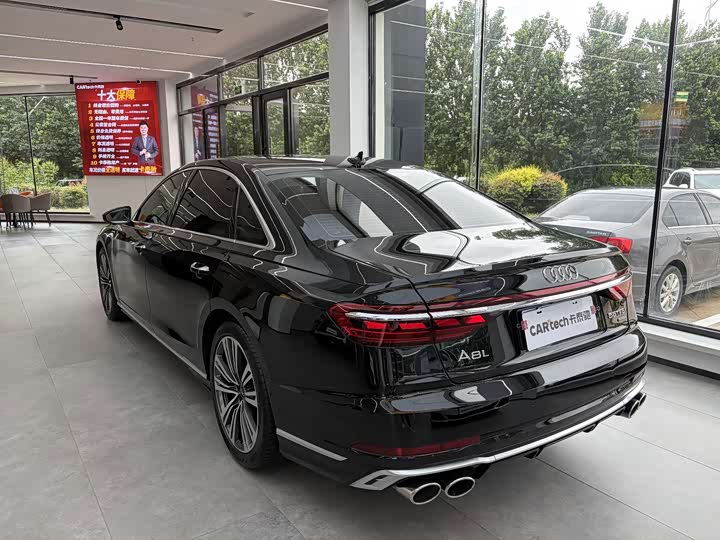 Audi A8, 2023 — фото 6 из 9