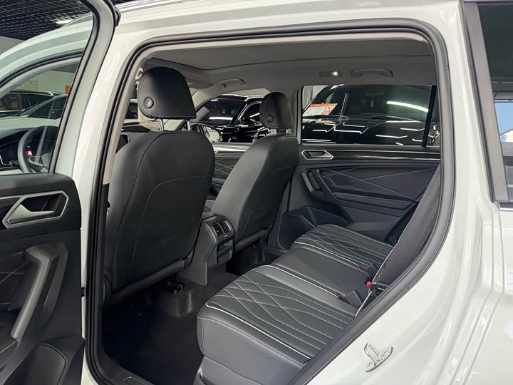 Volkswagen Tiguan L Pro, 2025 — фото 6 из 9