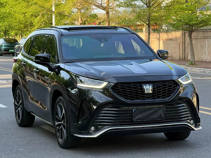 Toyota Crown Kluger, 2022 — купить в Кирове под ключ