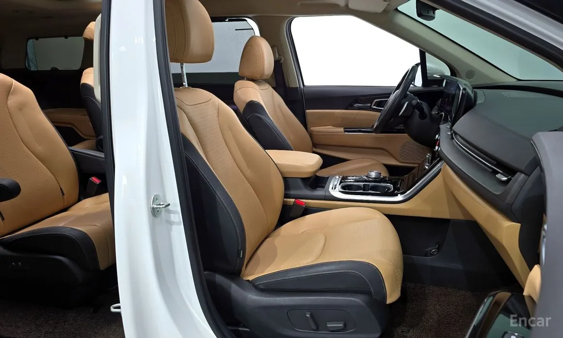 Kia Carnival, 2023 — фото 10 из 12