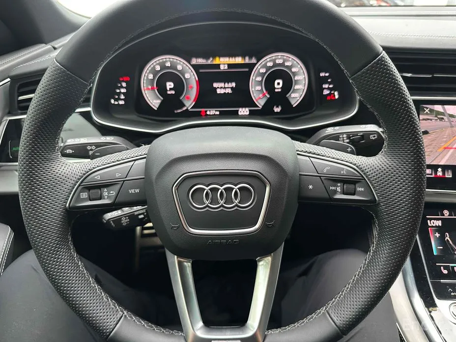 Audi Q8, 2022 — фото 6 из 12