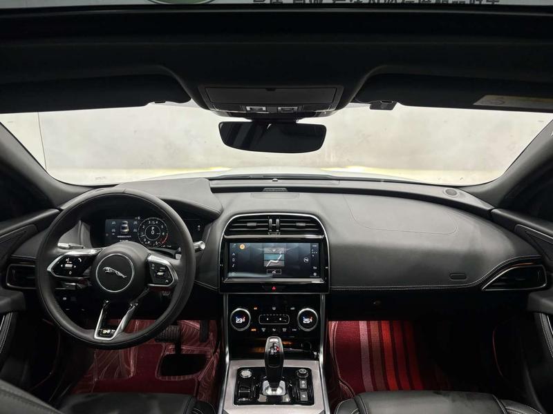 Jaguar XE L, 2022 — фото 11 из 12