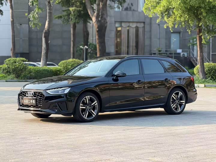 Audi A4, 2022 — купить в Иванове под ключ