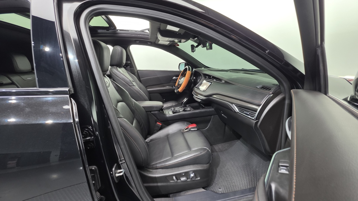 Cadillac XT4, 2023 — фото 9 из 12