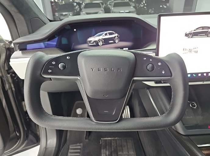 Tesla Model X, 2023 — фото 8 из 12