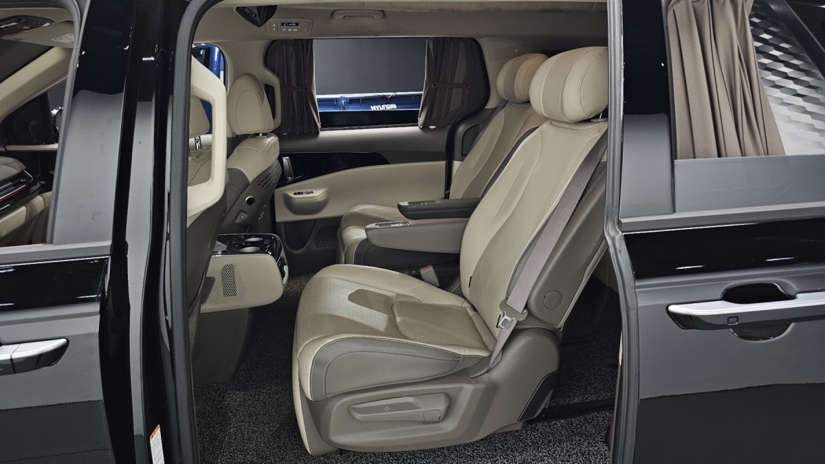 Kia Carnival, 2024 — фото 12 из 12