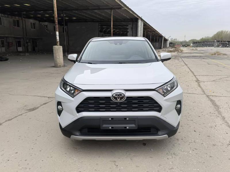 Toyota RAV4, 2022 — фото 2 из 11