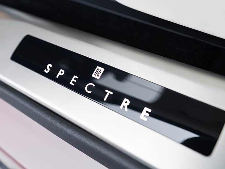 Rolls-Royce Spectre, 2026 — фото 8 из 9