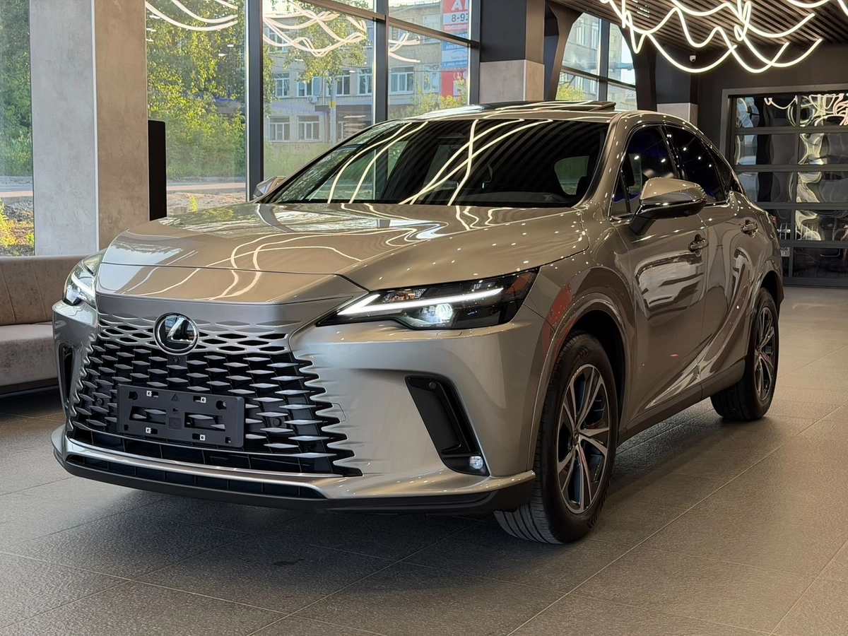 Lexus RX, 2025