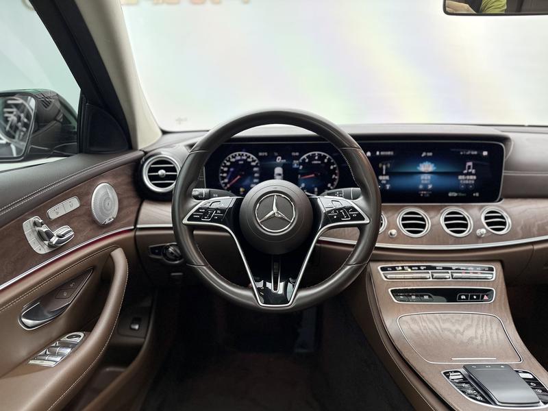 Mercedes-Benz E-Class, 2022 — фото 10 из 12