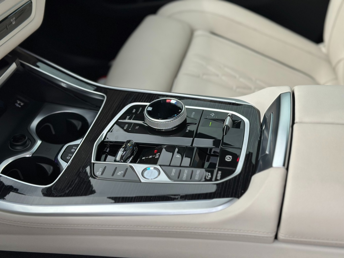 BMW X5, 2025 — фото 9 из 12