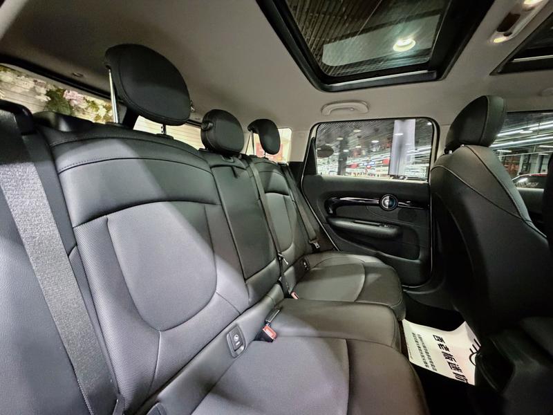 Mini Clubman, 2021 — фото 10 из 11