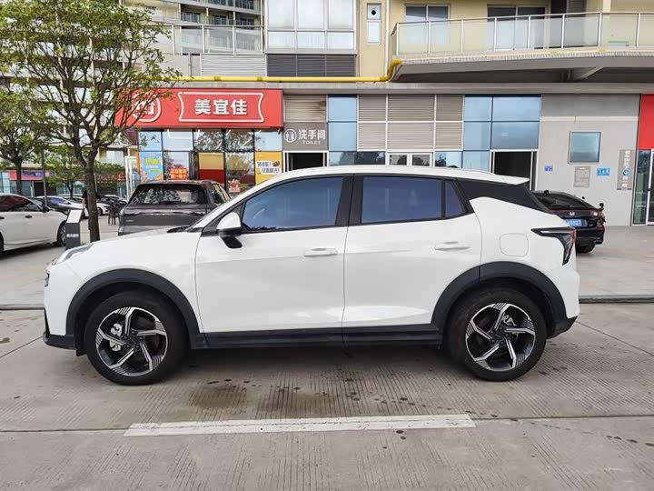 Lynk & Co 06 EM-P Hybrid, 2023 — фото 9 из 9