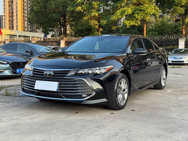 Toyota Avalon, 2022 — купить в Перми под ключ