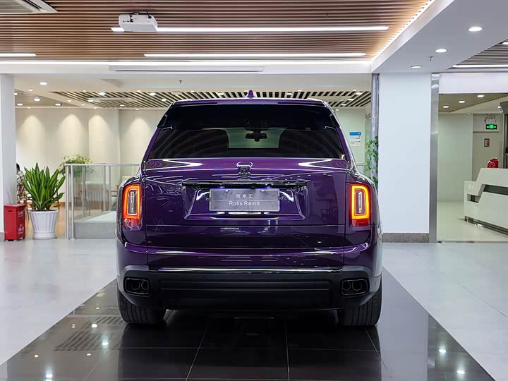 Rolls-Royce Cullinan, 2023 — фото 4 из 9
