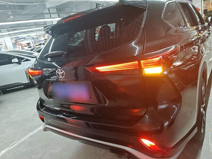 Toyota Crown Kluger, 2021 — фото 6 из 9